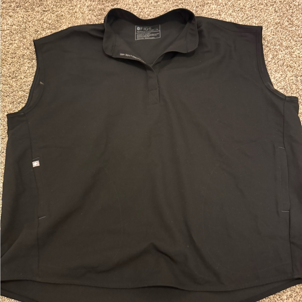 Figs Women's Black Short Sleeve scrub top